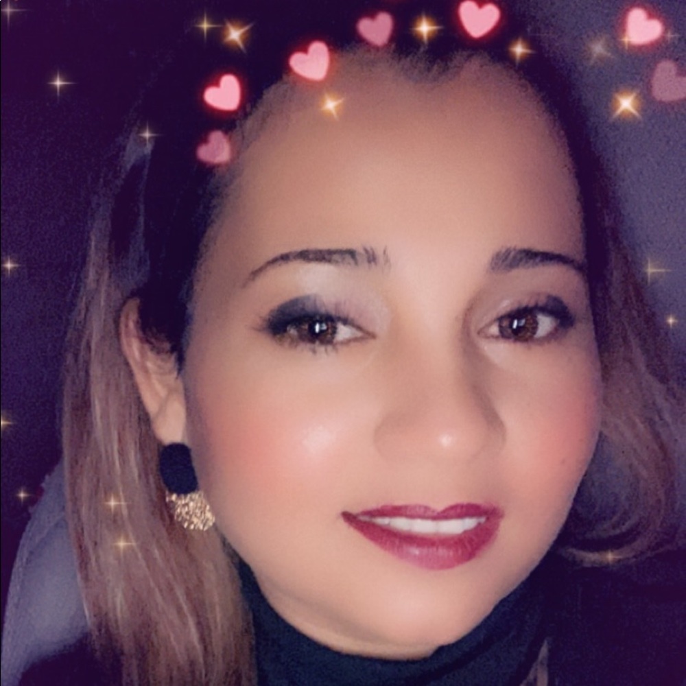 Meet your Posher, Delia